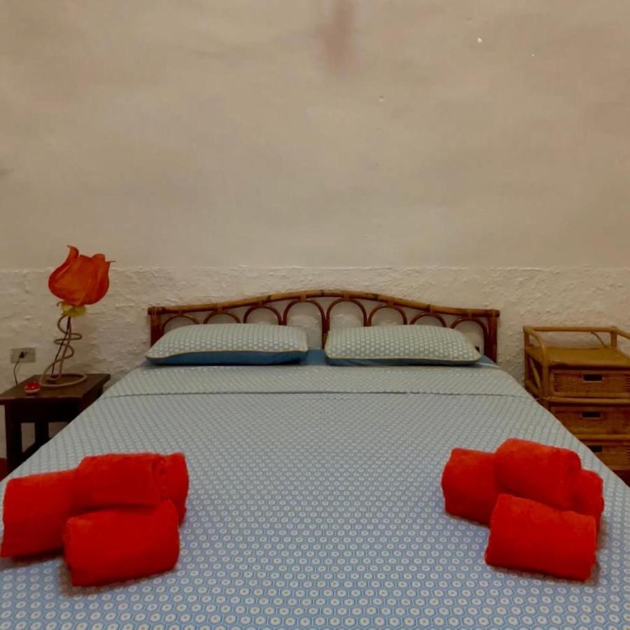 Casa Vacanze Capurre "Trulli E Pajare A Due Passi Dal Pizzo" Галиполи Екстериор снимка
